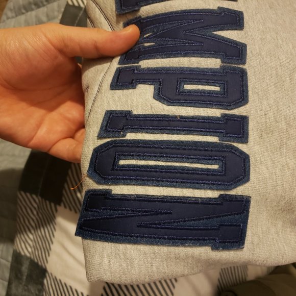 Vintage Champion Spellout Sweater. - Picture 2 of 4